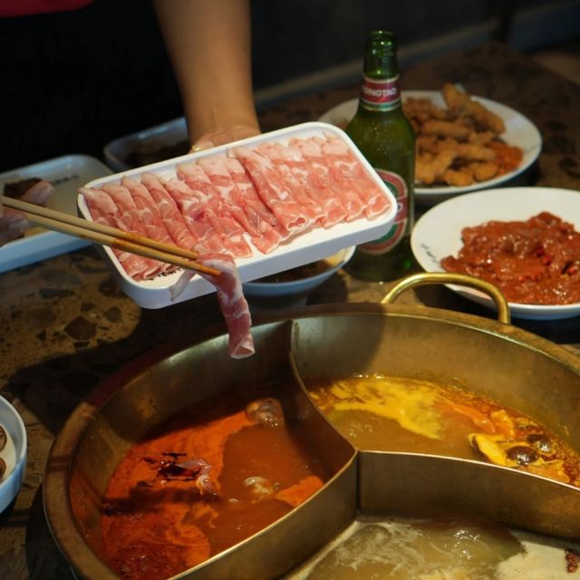 Te imaginas poder transportarte….
Y disfrutar de la auténtica gastronomía china…
👇

𝐗𝐈𝐀𝐎𝐋𝐎𝐍𝐆𝐊𝐀𝐍 𝐌𝐀́𝐋𝐀𝐆𝐀 
𝐇𝐎𝐓 𝐏𝐎𝐓
𝘜𝘯𝘢 𝘵𝘳𝘢𝘥𝘪𝘤𝘪𝘰́𝘯 𝘨𝘢𝘴𝘵𝘳𝘰𝘯𝘰́𝘮𝘪𝘤𝘢 𝘮𝘪𝘭𝘦𝘯𝘢𝘳𝘪𝘢

🕜 Lunes a Domingo 
  13.00h - 17.00h y 
  de 19.00h - 00.30h

🈯️ Reserva a través del botón “Reservar” de nuestro perfil⤴️

#shooloongkan #xiaolongkan #xiaolongkanmálaga #xiaolongkanespaña #小龙坎 #马拉加小龙坎 #malaga #hotpot #hotpotmalaga #restaurantechinomalaga #restaurantesmalaga #comidachinamalaga #experienciagastronomica #inviernoenmalaga #wagyu #carnedewagyu